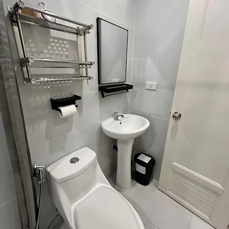 Staycation Haven With City View Free Pool, Netflix, Wi-Fi