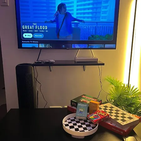 Staycation Haven With City View Free Pool, Netflix, Wi-Fi
