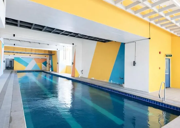 Staycation Haven With View Free Pool, Netflix, Wi-fi