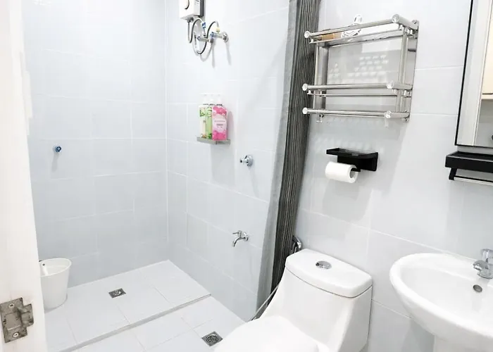 Bed & Breakfast Staycation Haven With View Free Pool, Netflix, Wi-fi 4*