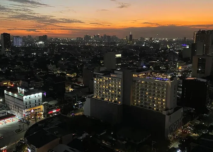 Staycation Haven With View Free Pool, Netflix, Wi-fi Manila