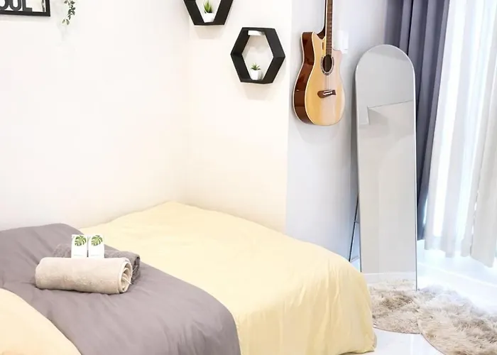 Staycation Haven With View Free Pool, Netflix, Wi-fi Bed & Breakfast 4*