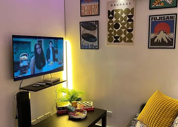 Staycation Haven With View Free Pool, Netflix, Wi-fi 4*