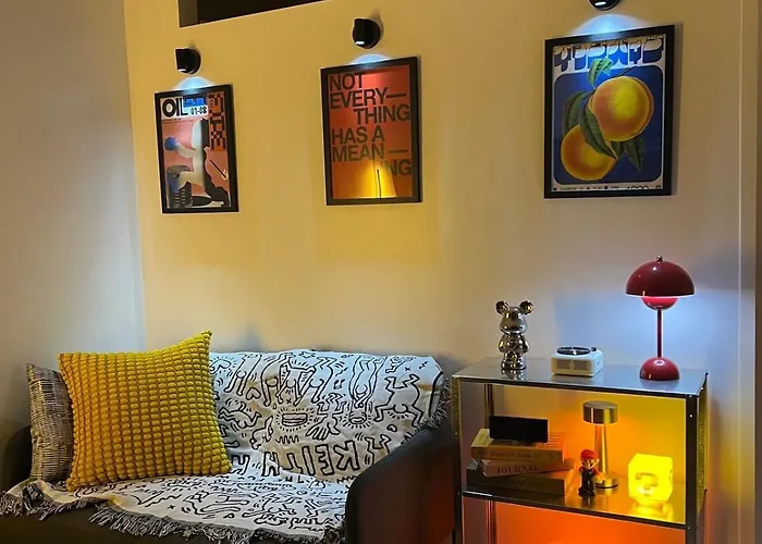 Bed & Breakfast Staycation Haven With View Free Pool, Netflix, Wi-fi Manila