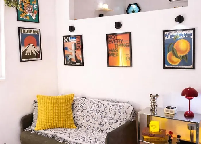 Staycation Haven With View Free Pool, Netflix, Wi-fi Bed & Breakfast 4*