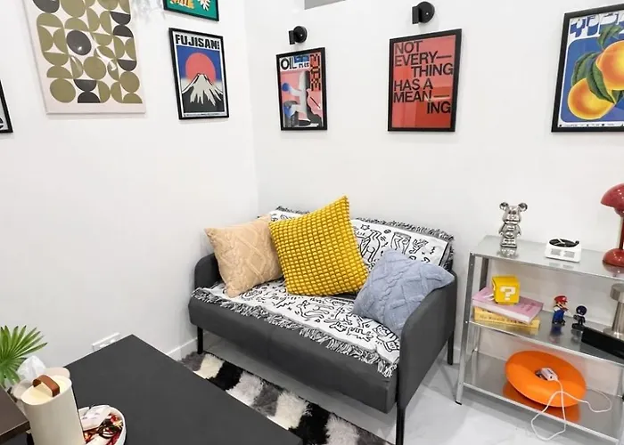 Staycation Haven With View Free Pool, Netflix, Wi-fi Bed & Breakfast
